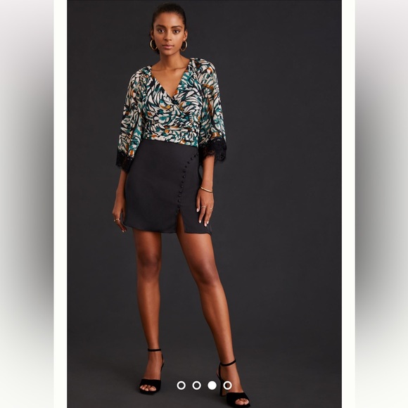 Anthropologie NWT Flutter-Sleeve Wrap Top Size XXS. - Picture 3 of 5
